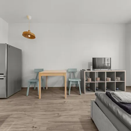 アパート Air Conditioned 1 Apartment, Slnecnice ブラチスラヴァ