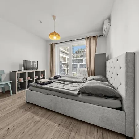 Air Conditioned 1 Apartment, Slnecnice * ブラチスラヴァ